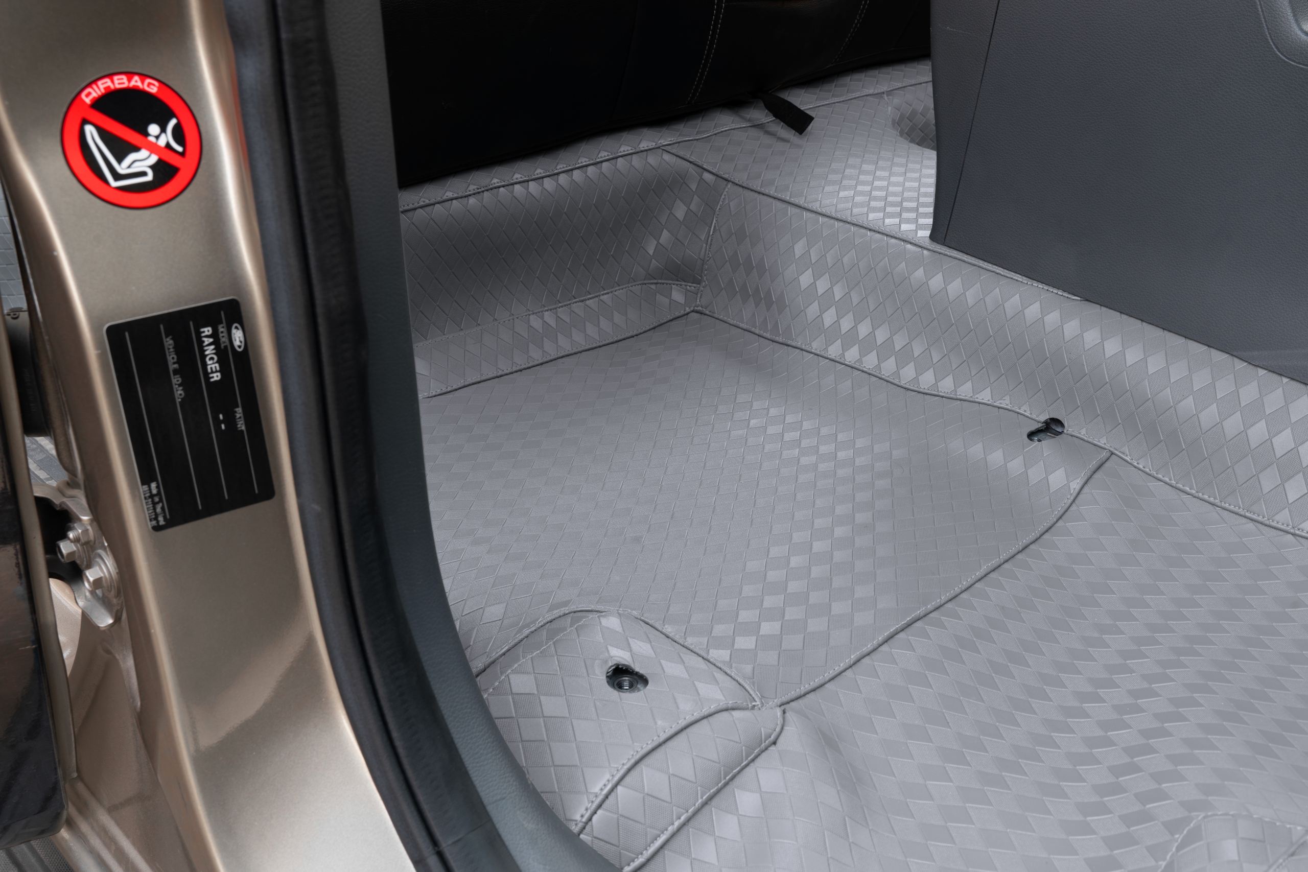 Thảm sàn ô tô 360 KATA là dòng thảm lót sàn cao cấp thế hệ mới