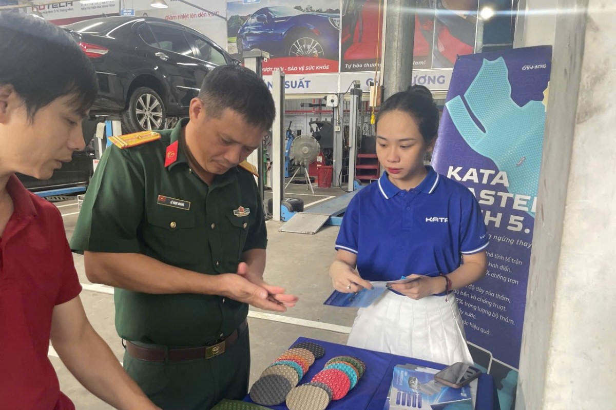 Không khí sôi động tại các đại lý trên toàn quốc